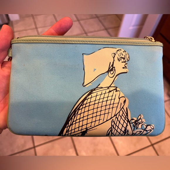 Coach Woman Clutch - Picture 2 of 6